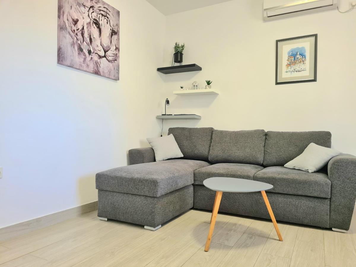 Apartment Ivana Brodarica  Bagian luar foto
