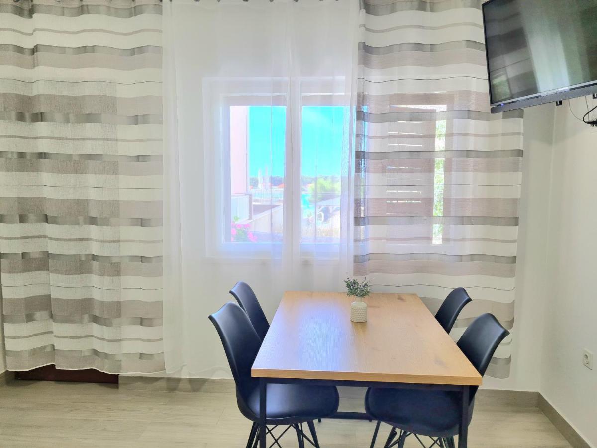 Apartment Ivana Brodarica  Bagian luar foto